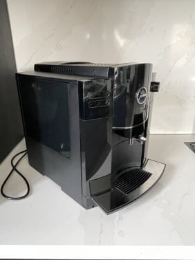 Te koop Jura volautomatisch koffiezetapparaat Type D4