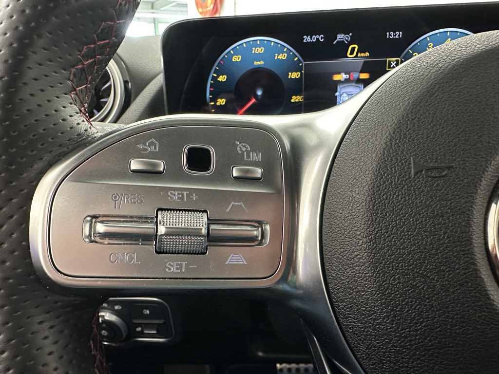 Mercedes-Benz Gla-klasse 250 e amg line | distronic | trekhaak | multibeam 