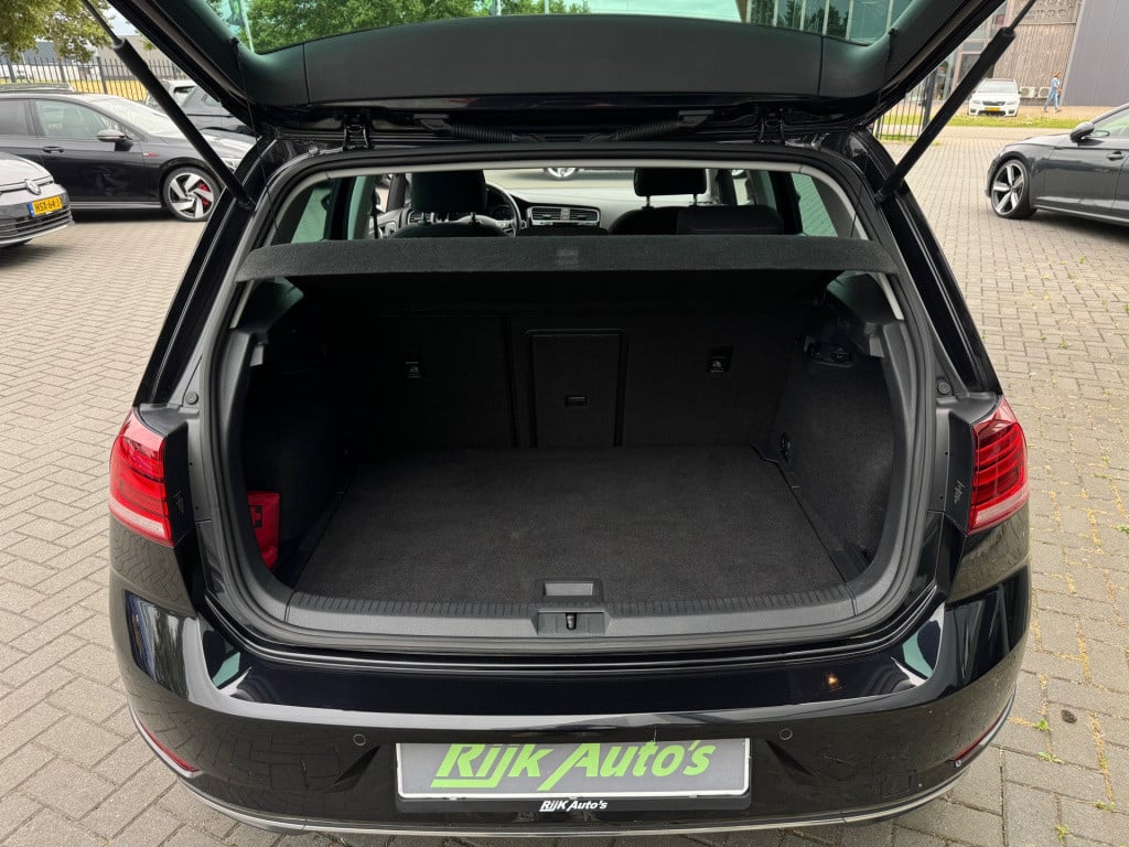 Volkswagen Golf 1.0 tsi highline * panoramadak * stoelverwarming * clima