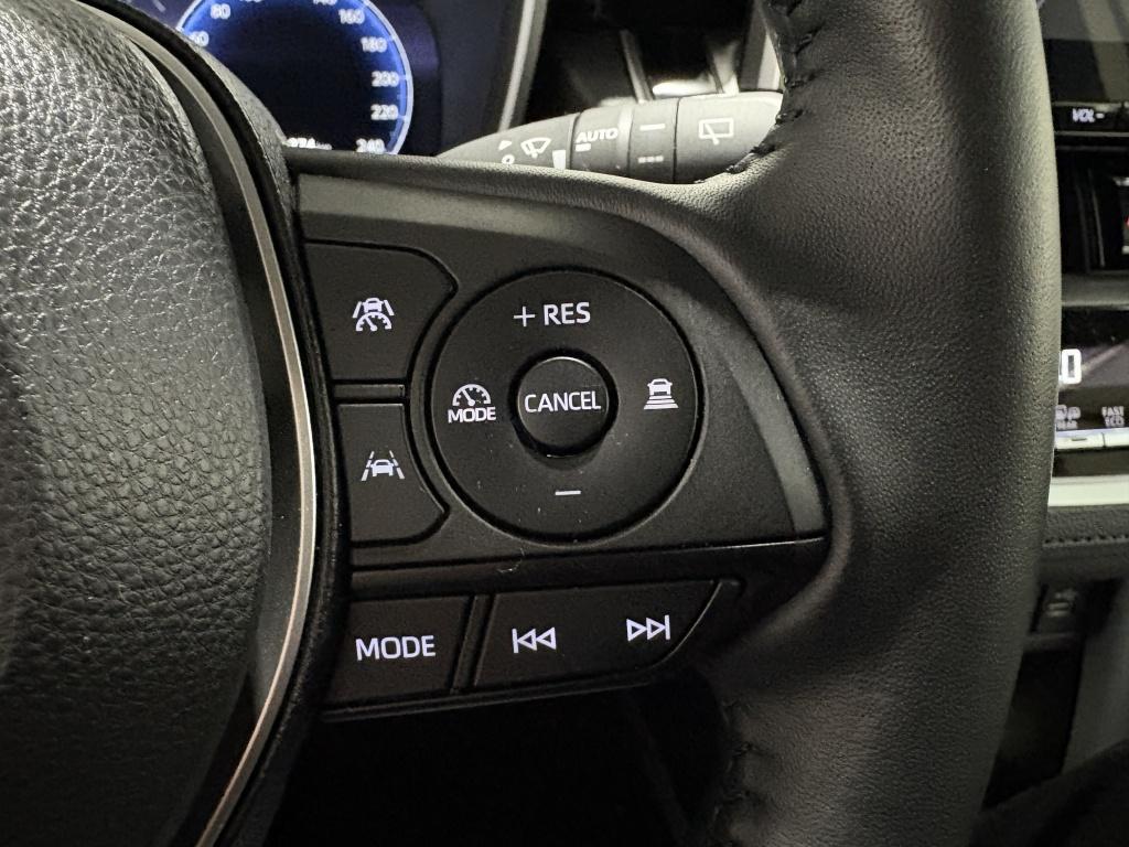 Toyota Corolla Cross hybrid 200 style| adap.cruise| camera| pdc| keyless