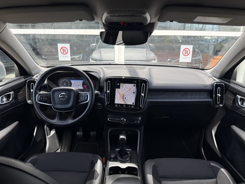 Volvo XC40 t3 160pk momentum | camera| trekhaak| h&k sound| stoelverw| carp