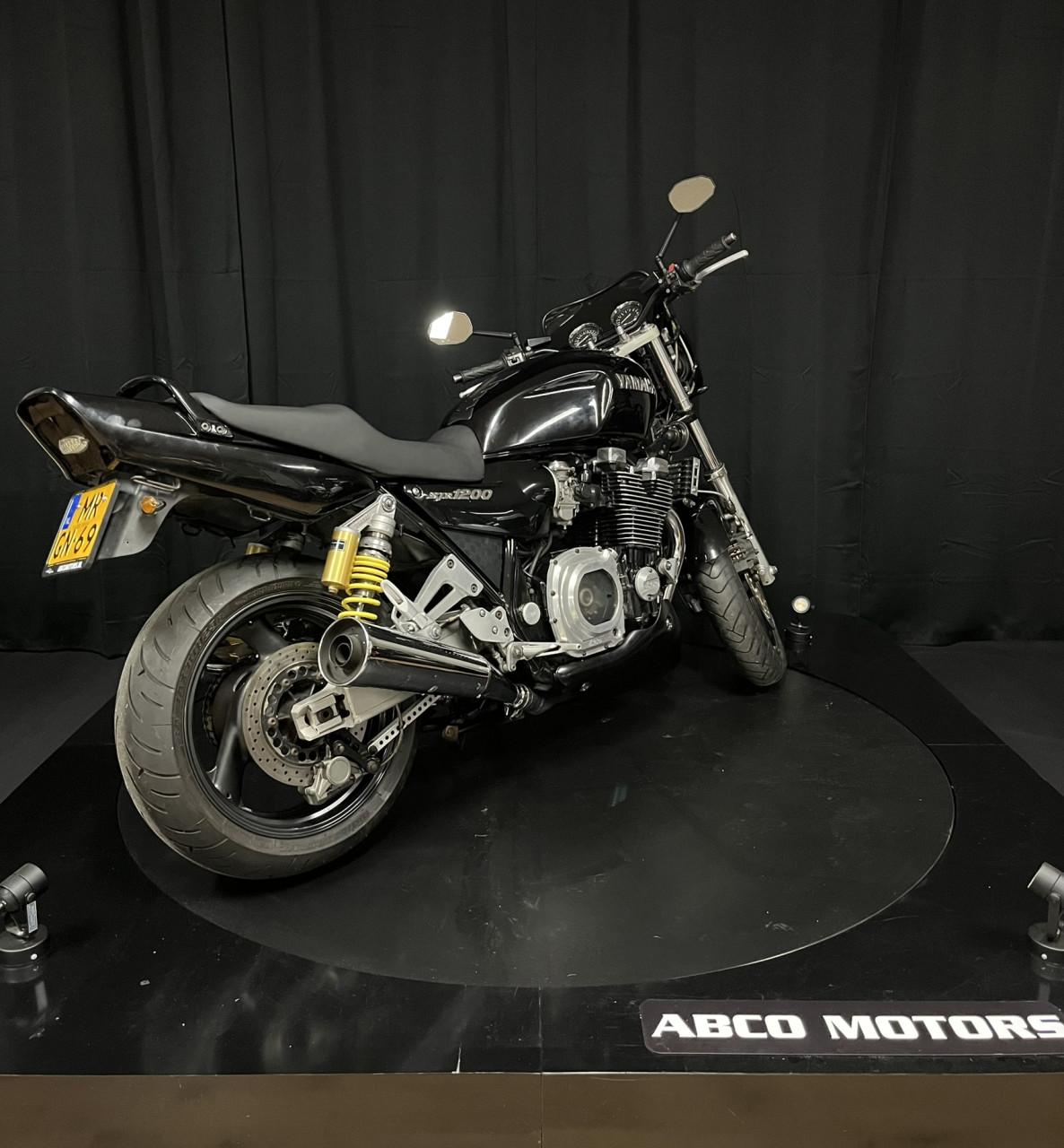 YAMAHA XJR 1200