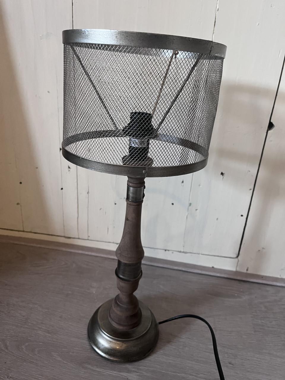 2 industriele schemerlampen