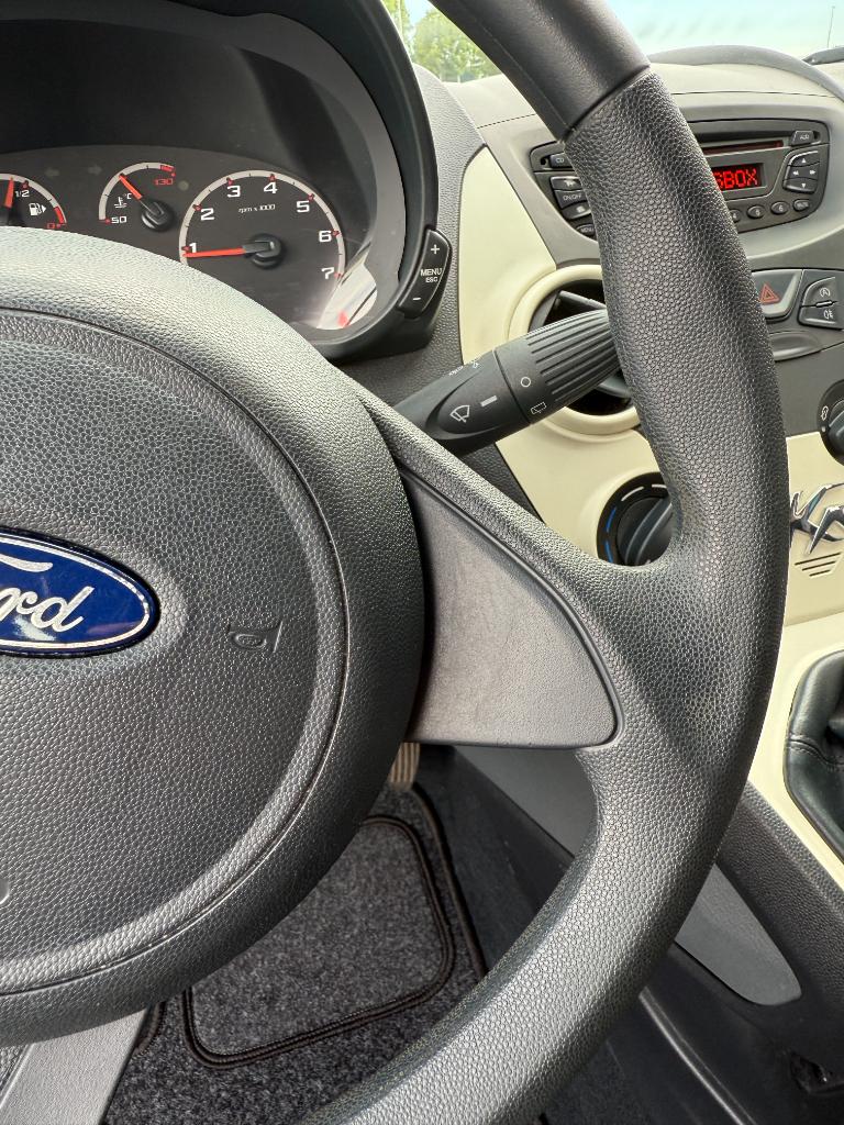 Ford KA 1.2 cool & sound start/stop - airco - nieuwe distr