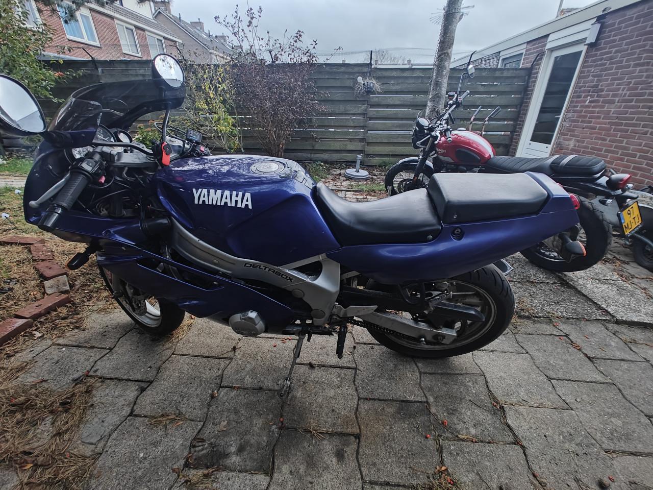 Yamaha FZR 600