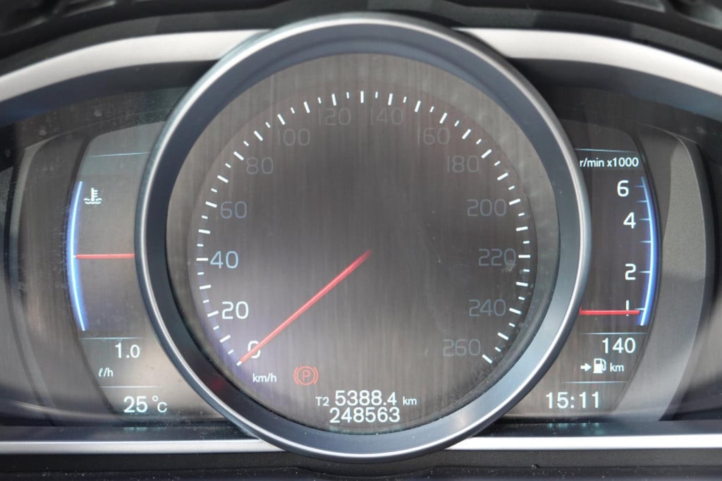 Volvo V40 1.6 t3 r-design