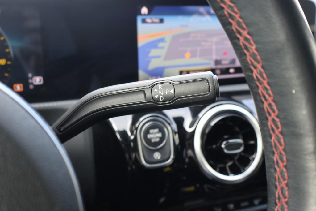Mercedes-Benz A-Klasse 180 business solution amg l automaat l camera l temp