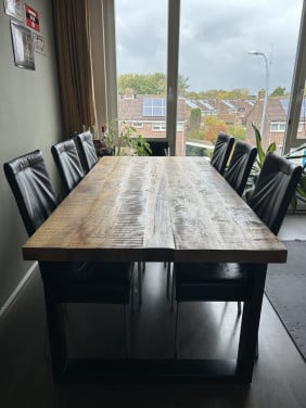 Eetkamertafel + stoelen ( kan ook los van elkaar)