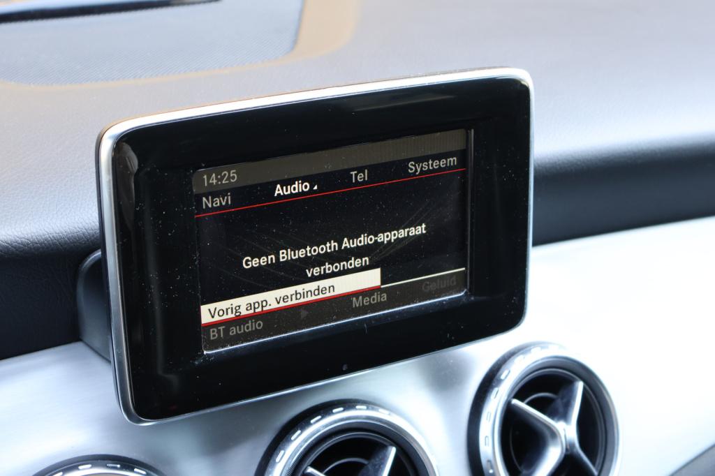 Mercedes-Benz Gla-klasse 200 ambition amg 157 pk i automaat i stoelverwarmi