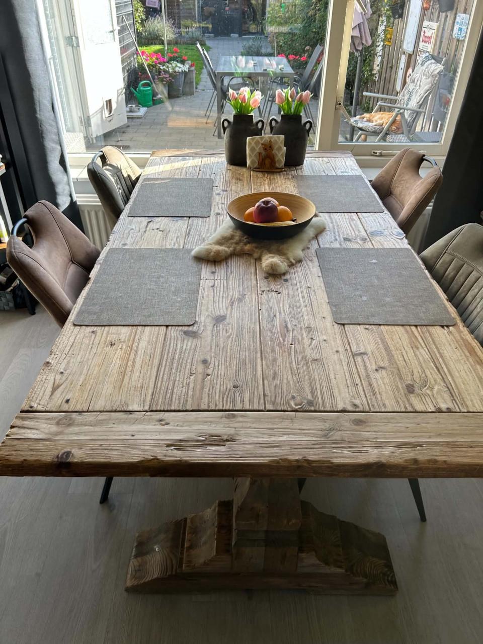 Kloostertafel  zonder stoelen