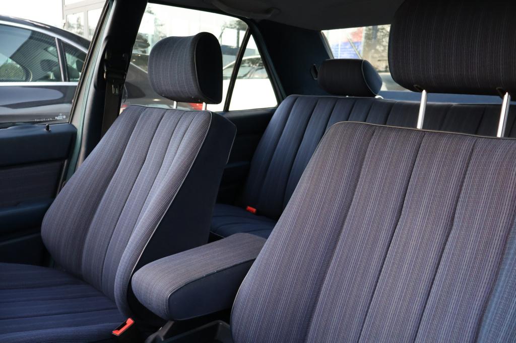 Mercedes-Benz 200 200-500 (w124) 260 e l 6 cilinder l nederlandse auto l bo