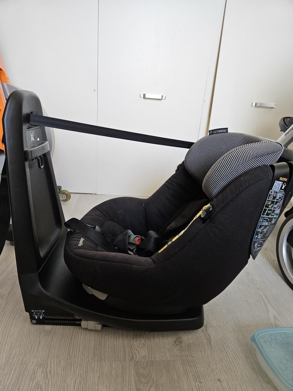 Autostoel Maxi Cosi AxissFix, zwart, draaibaar, 61 cm - 104 cm