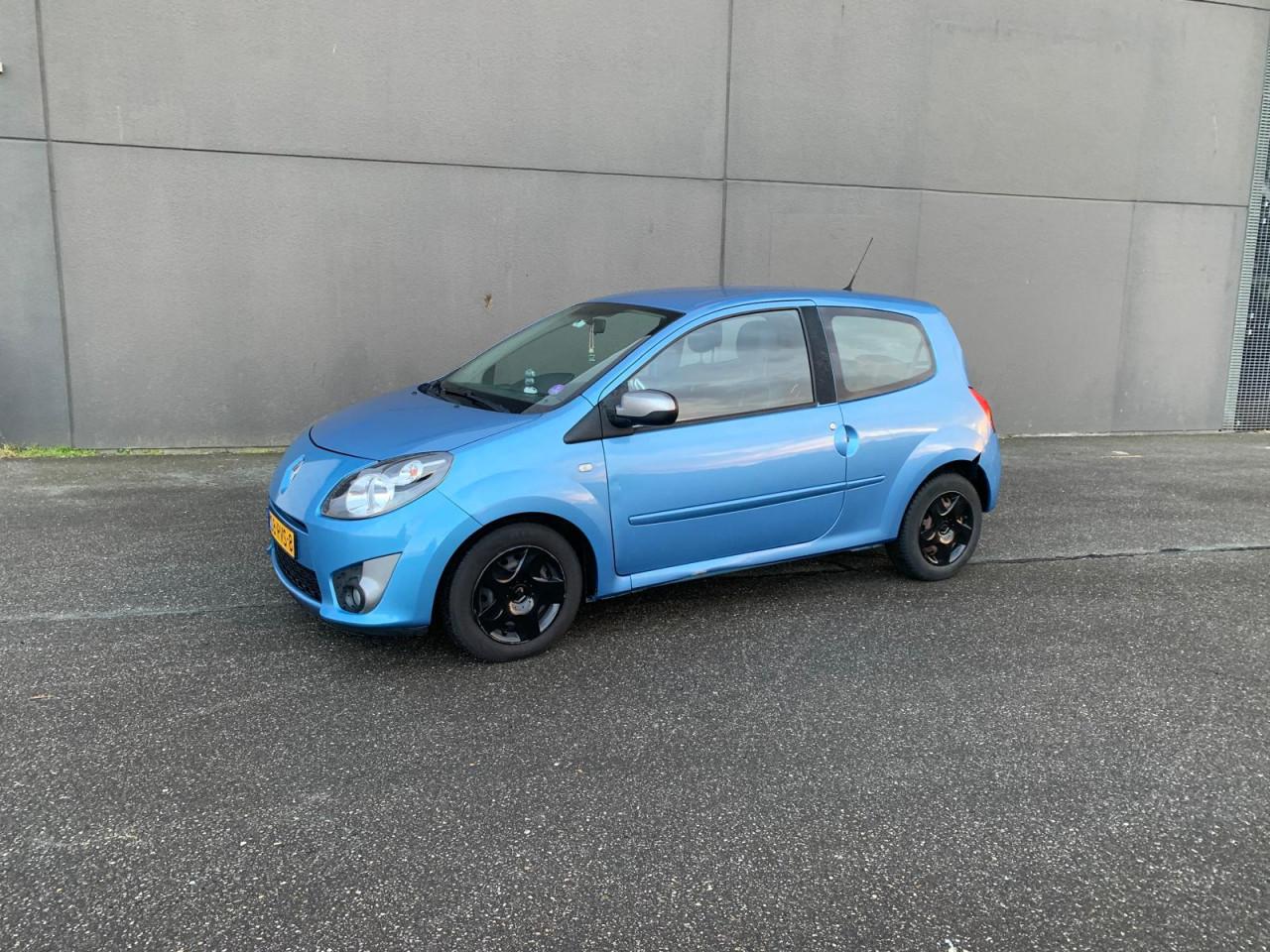 Mooie blauwe Renault Twingo!