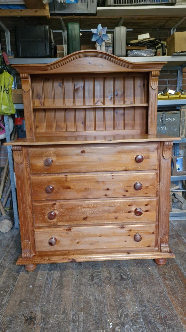 Commode/ ladekastje van grenenhout