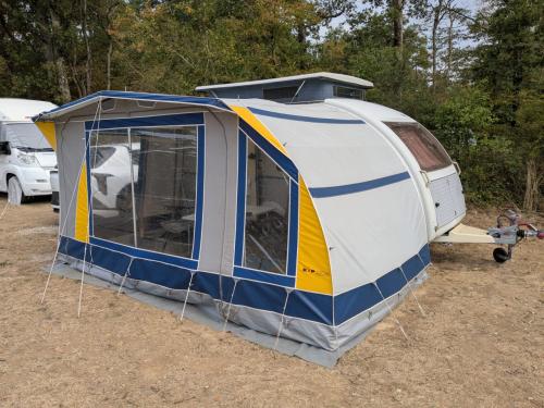 Kip Kompakt 37 EKV | 2000 | Hefdak | Mover | Voortent & luifel