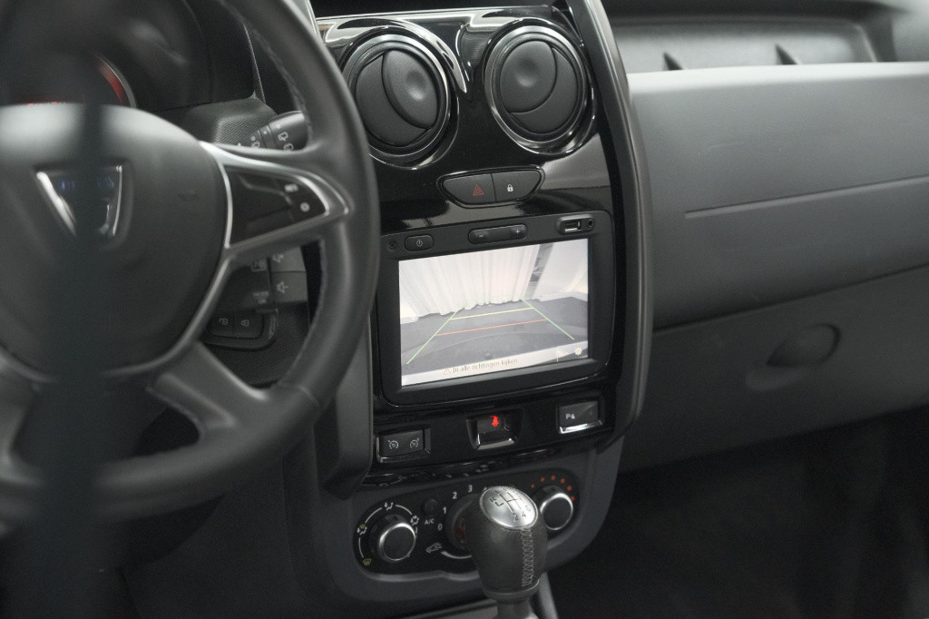 Dacia Duster tce 120 4x2 blackshadow | trekhaak | camera | navigatie | park