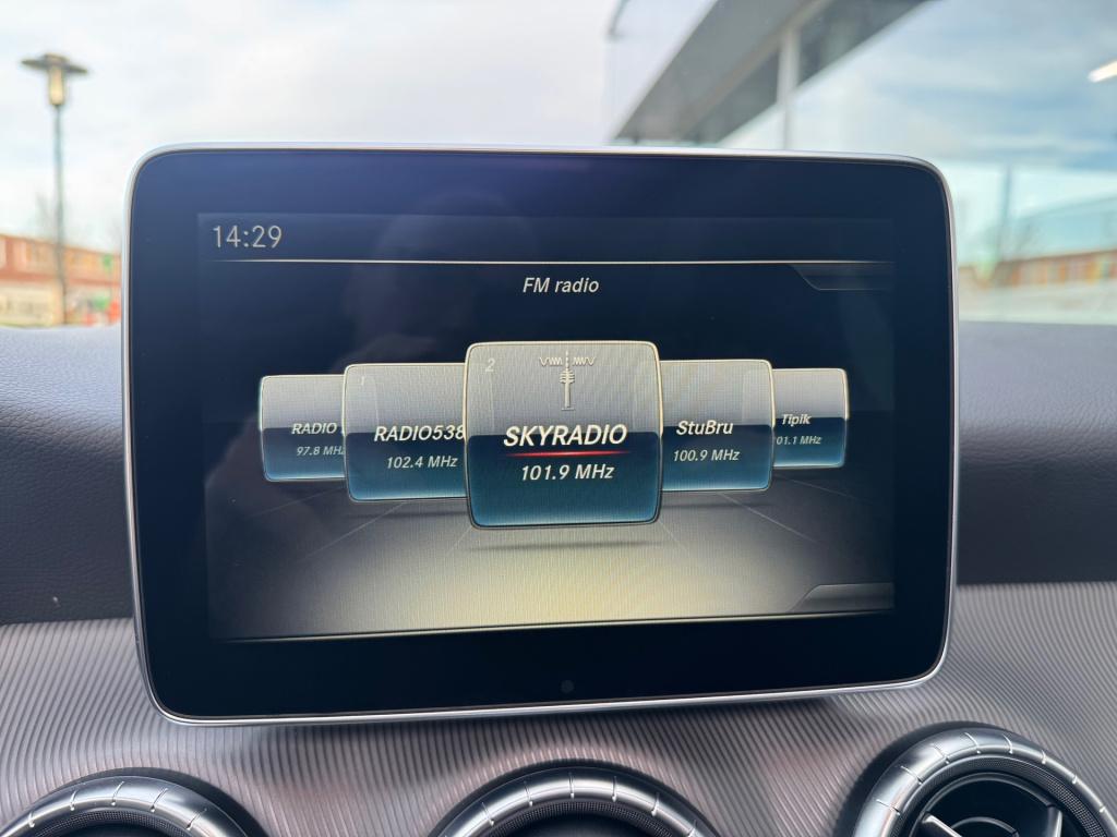 Mercedes-Benz Cla shooting brake 180 urban night-pakket automaat , panorama