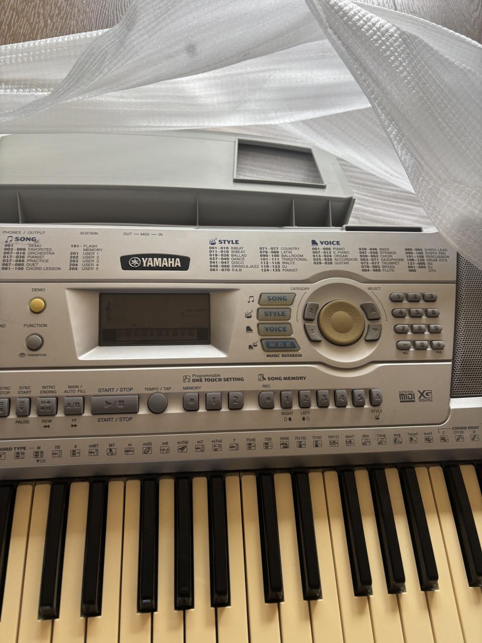 Yamaha PSR290 Keyboard 2/3x gebruikt compleet met toebehoren