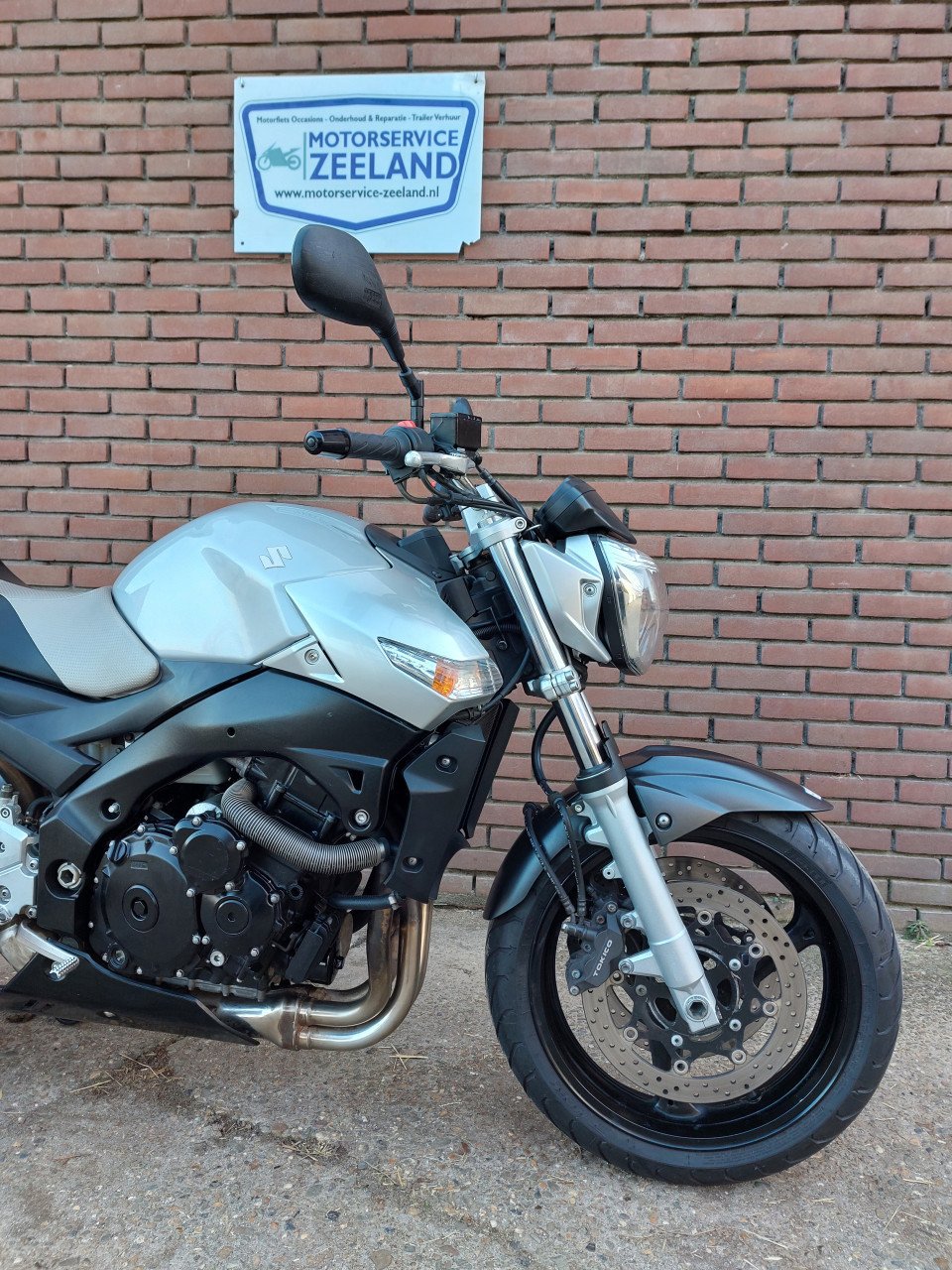 Suzuki GSR 600 (Zeer netjes!)