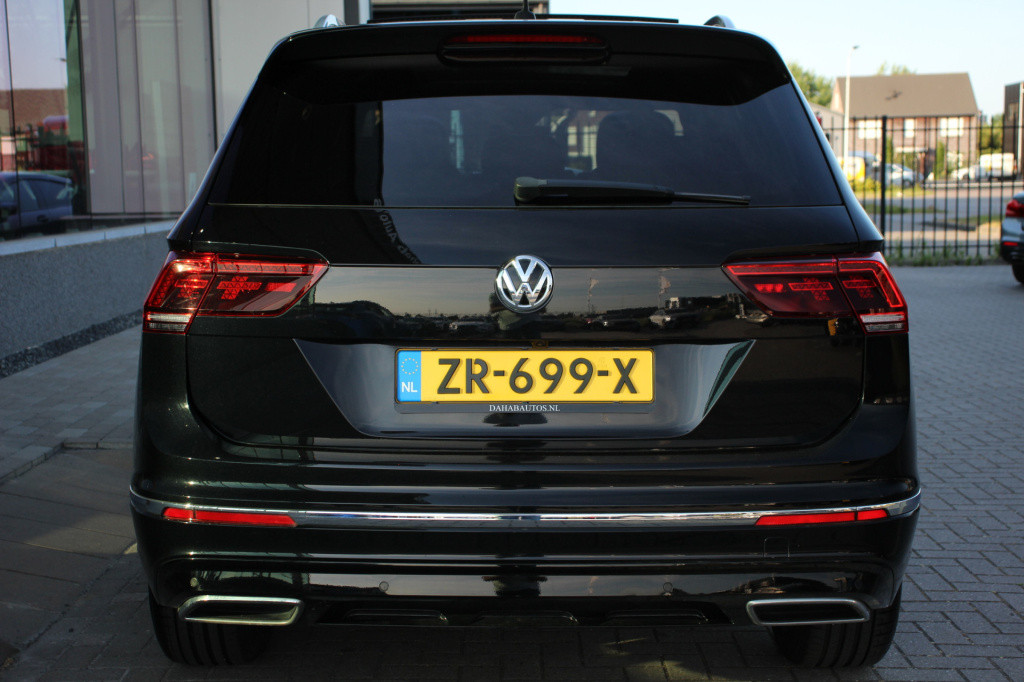 Volkswagen Tiguan Allspace 1.5 tsi highline r-line 7p. pano | acc | el.trek