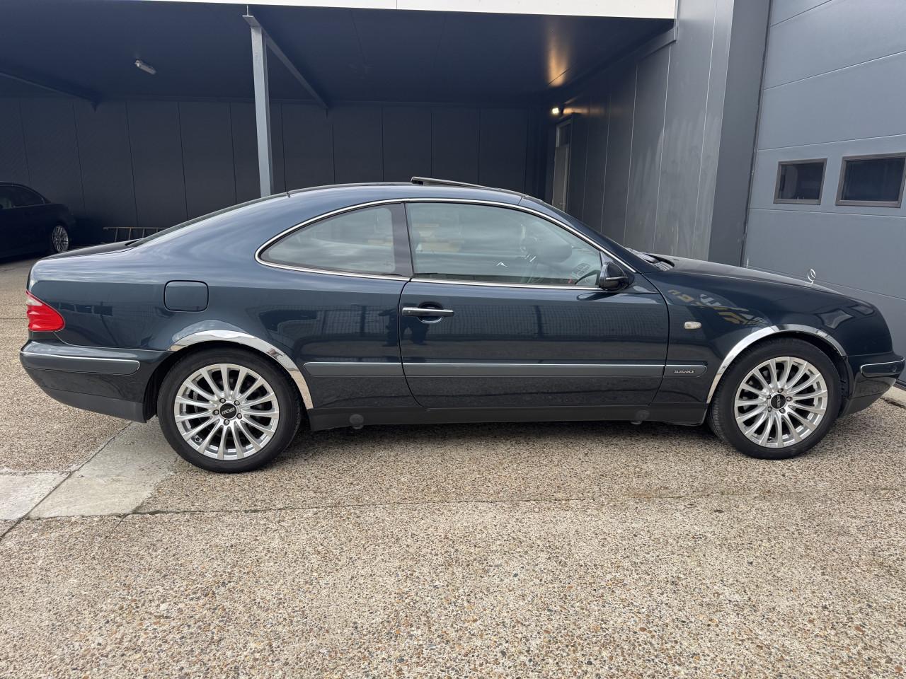 Mercedes CLK-Klasse 320 Coupé  Elegance Aut 160KW Blauw Airco Nap