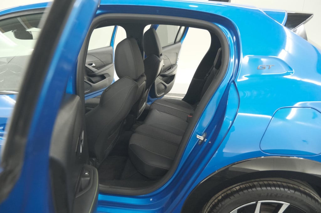 Peugeot 208 puretech 100 gt | camera | apple carplay | parkeersensoren
