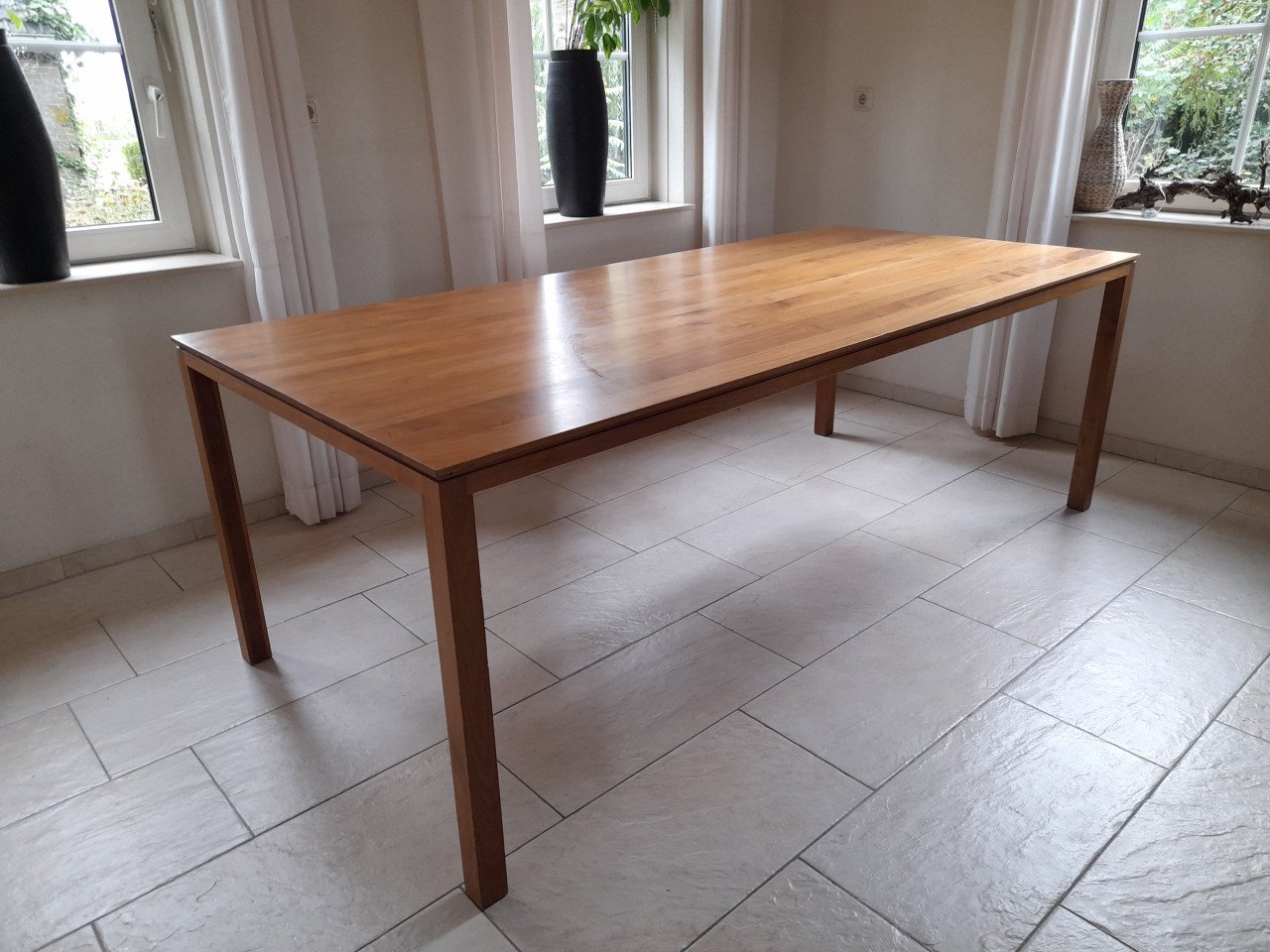 Grote tafel 100 x 220 x 76H (in goede staat)
