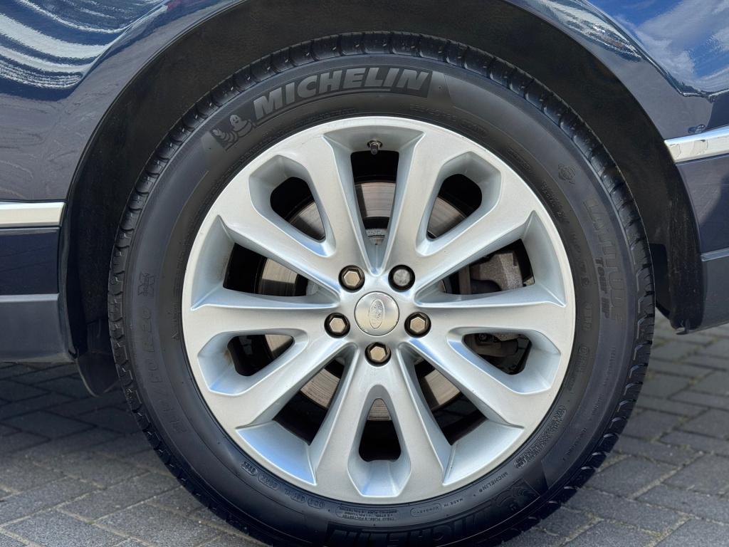 Land Rover Range Rover 4.4 sdv8 vogue * btw auto! prijs ex ex 16650 euro!!