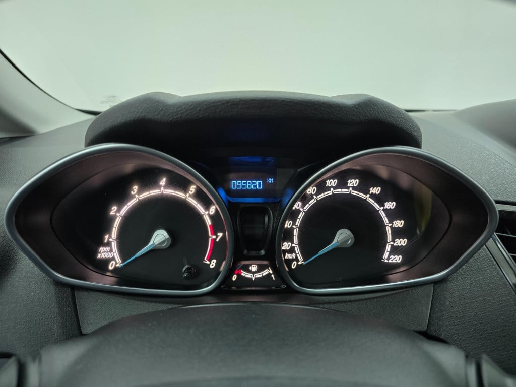 Ford Fiesta occasion titanium uitvoering met cruisecontrol en bluetooth | t
