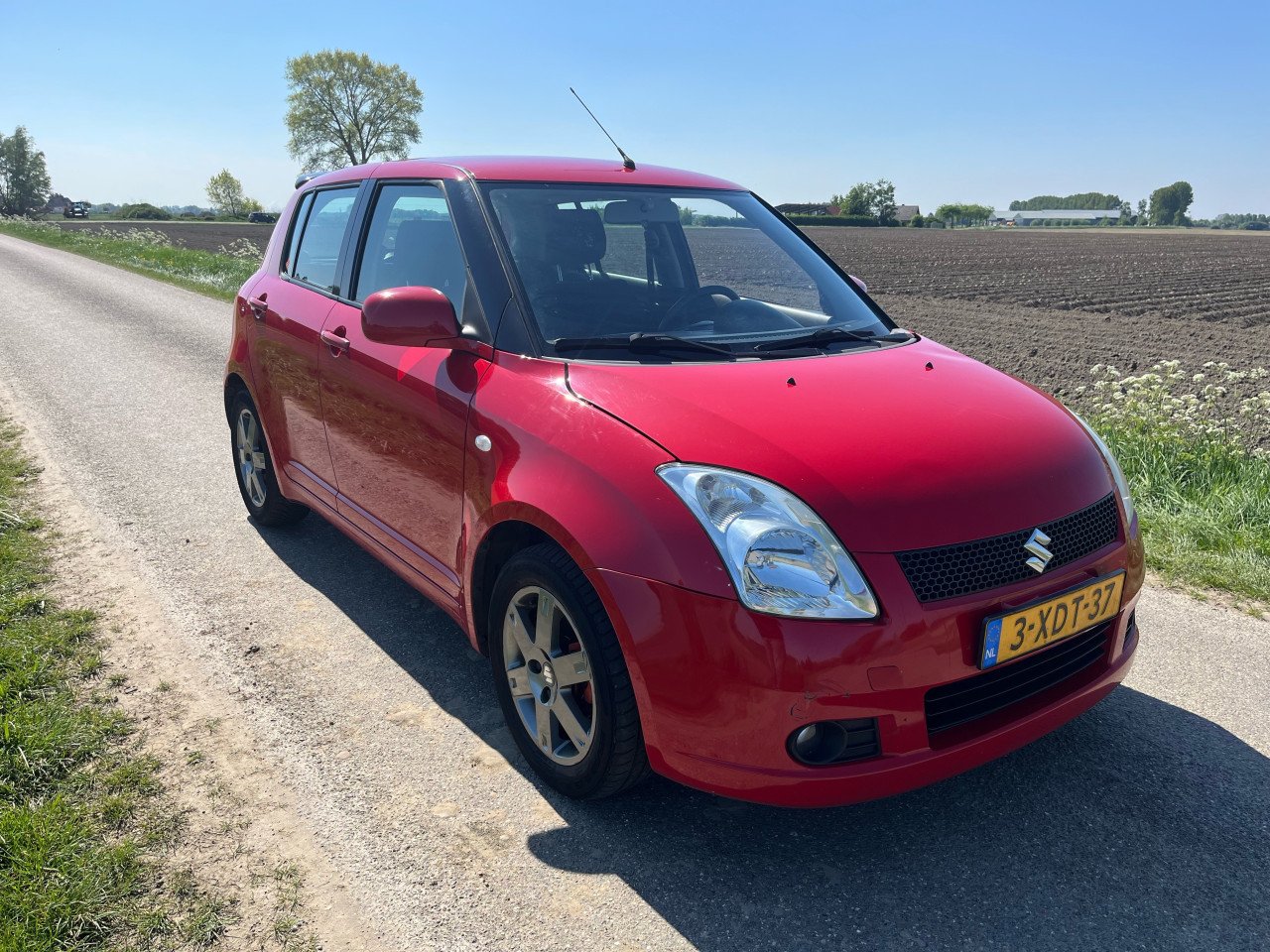 Suzuki Swift 1.3 Rood 2005 Nieuwe apk!