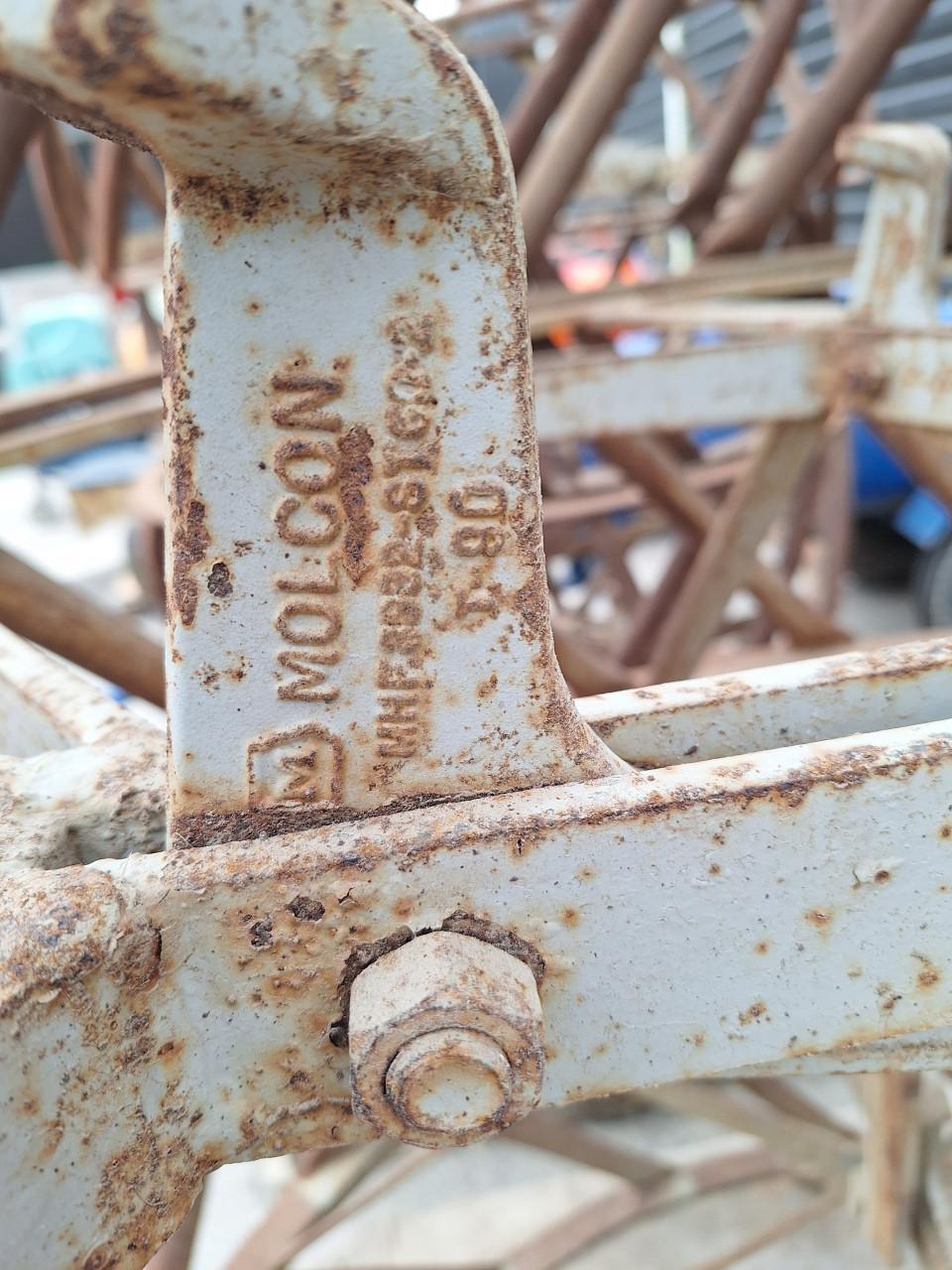 Molcon kooiwielen 2sets 16.9R38 (5 of 3 ster), 1set 14.9R38