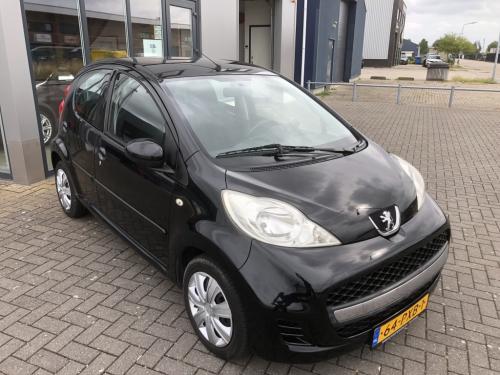 Peugeot 107 1.0-12v millesim 200