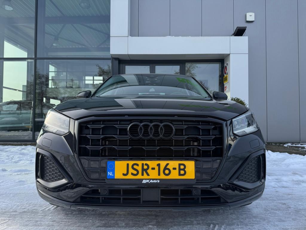 Audi Q2 1.5 tfsi *s edition . virtual * camera * black pack