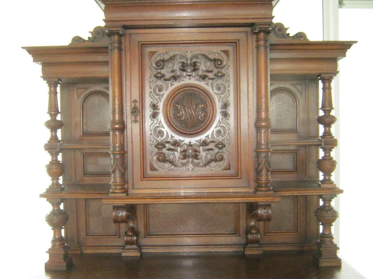 Neo-renaissance buffetkast.  1880-1910.