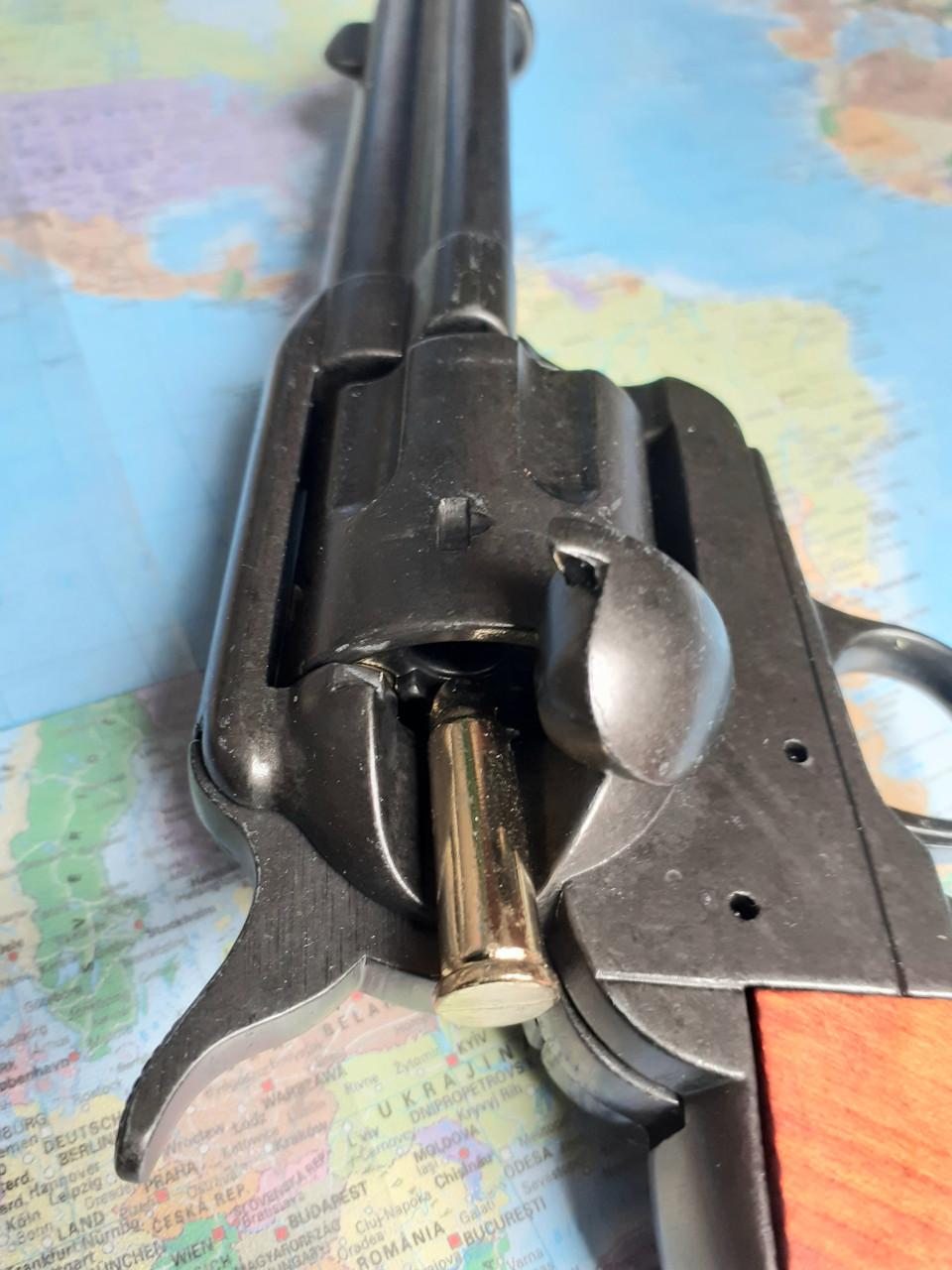 Pistool - een replica  van de .45 kaliber revolver,