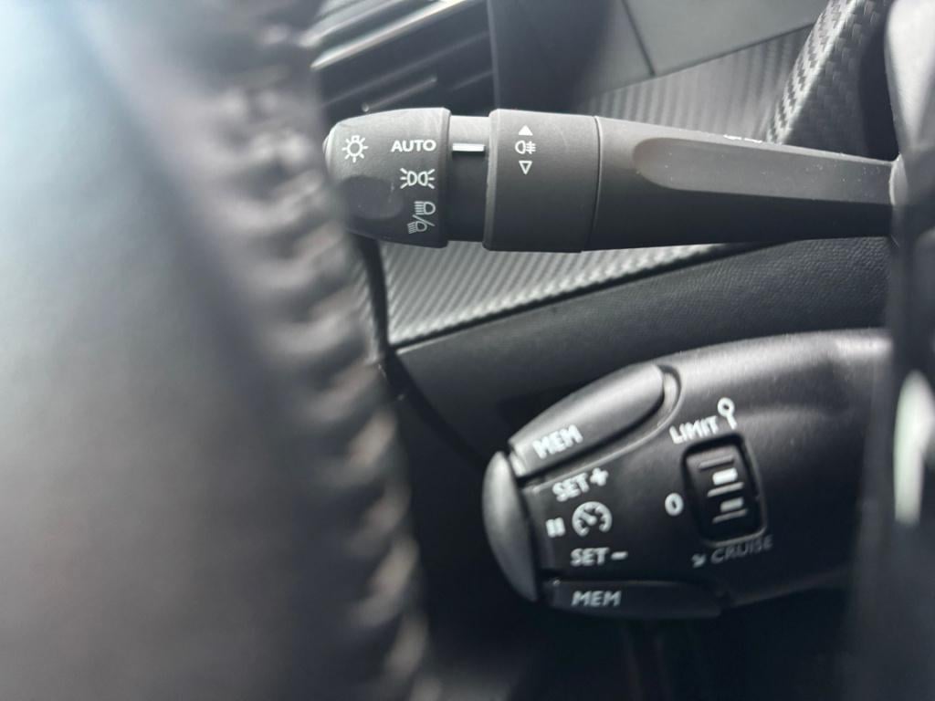 Peugeot 2008 1.2 puretech allure