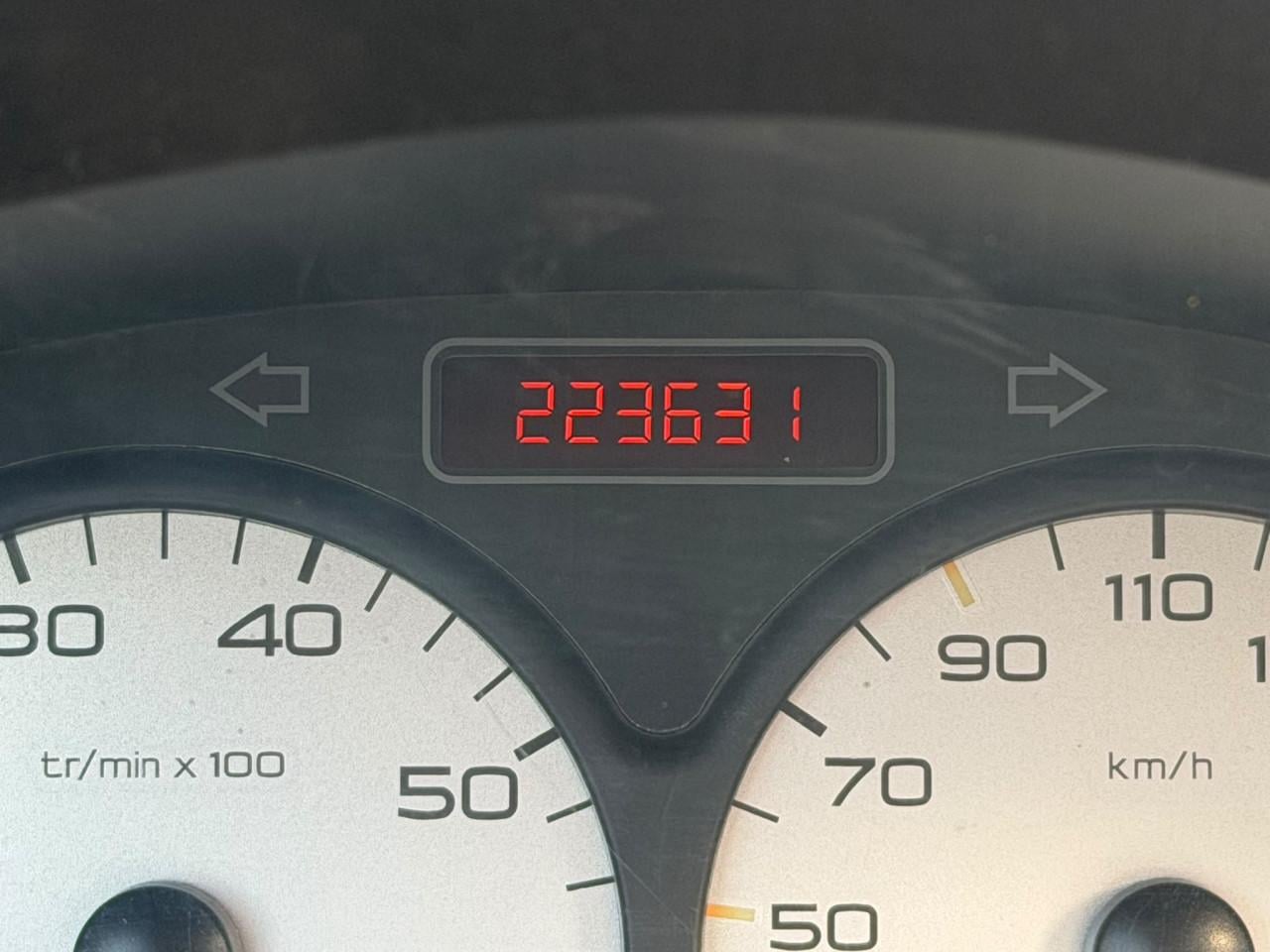 Peugeot 206 bj 2004  900 euro