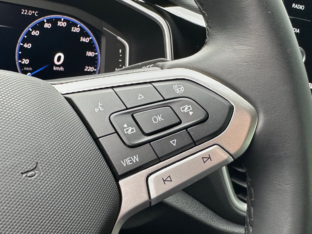 Volkswagen T-roc 1.5 tsi 150pk dsg r-line | camera | keyless | elek. achter