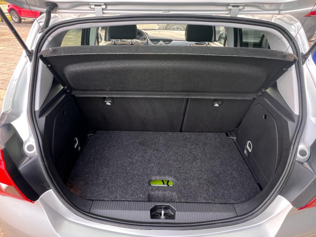 Opel Corsa 1.4 120 jaar edition, carplay, trekhaak enz. enz...