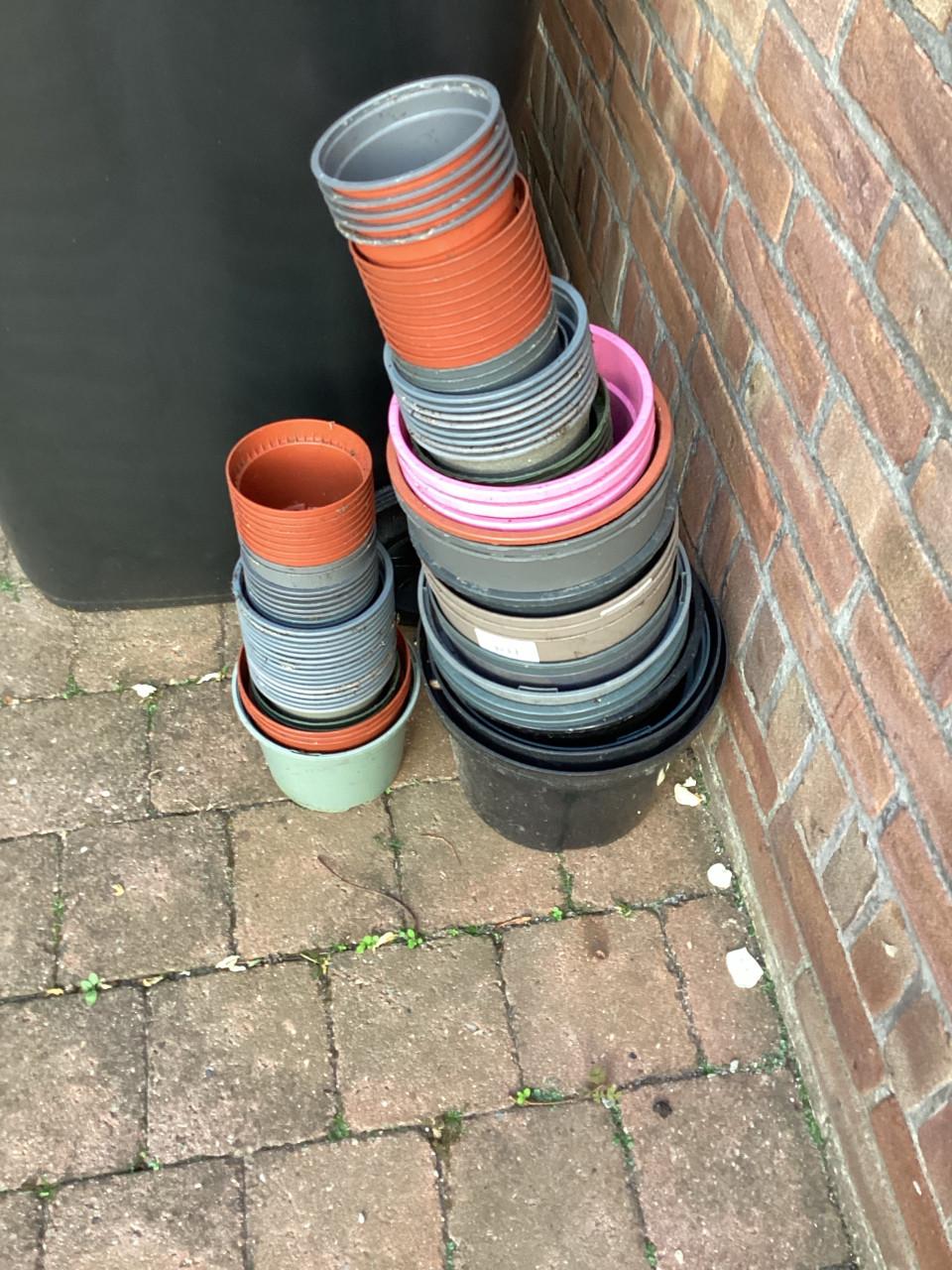 Plastic bloempotjes