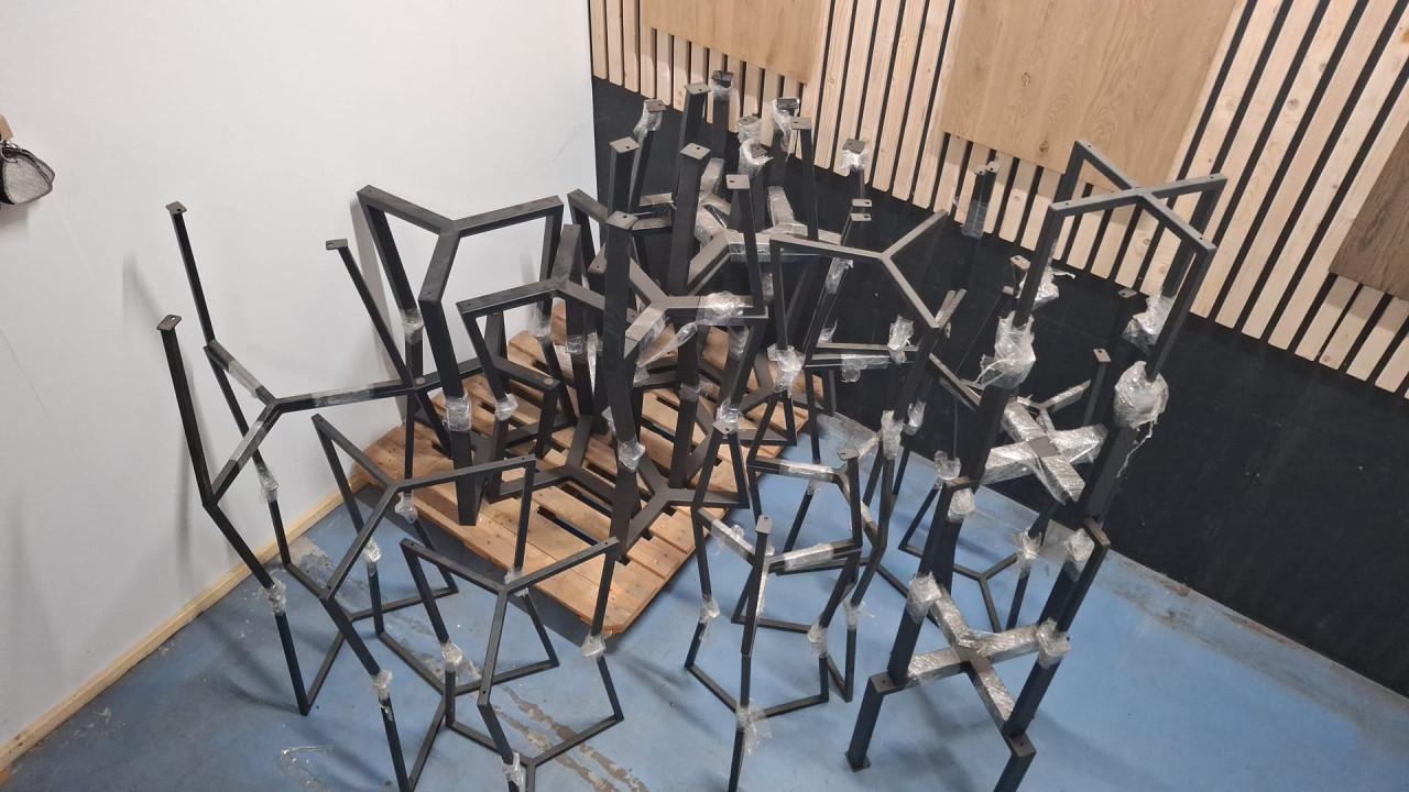 Grote partij salontafel en eettafel onderstellen