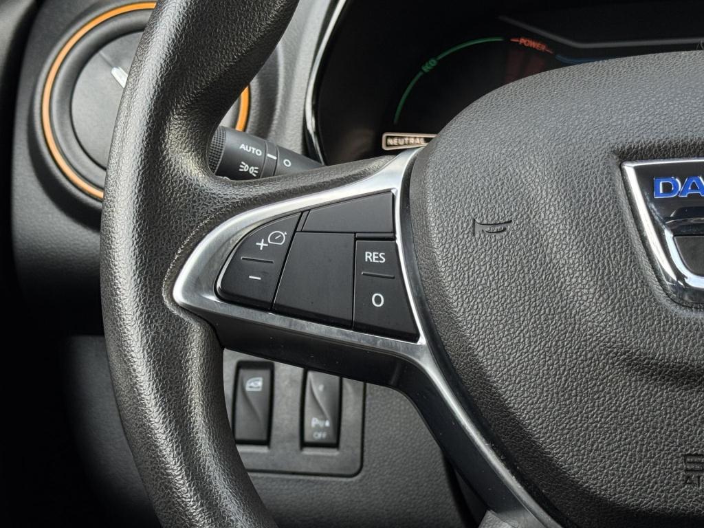 Dacia Spring comfort plus 27 kwh soh 95%, nl-auto meest luxe uitvoering!