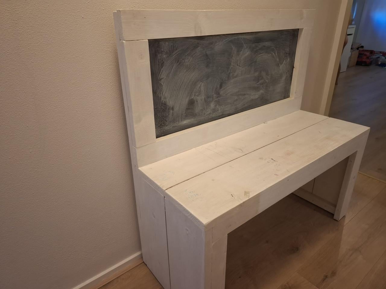Kinderbureau met stoeltje