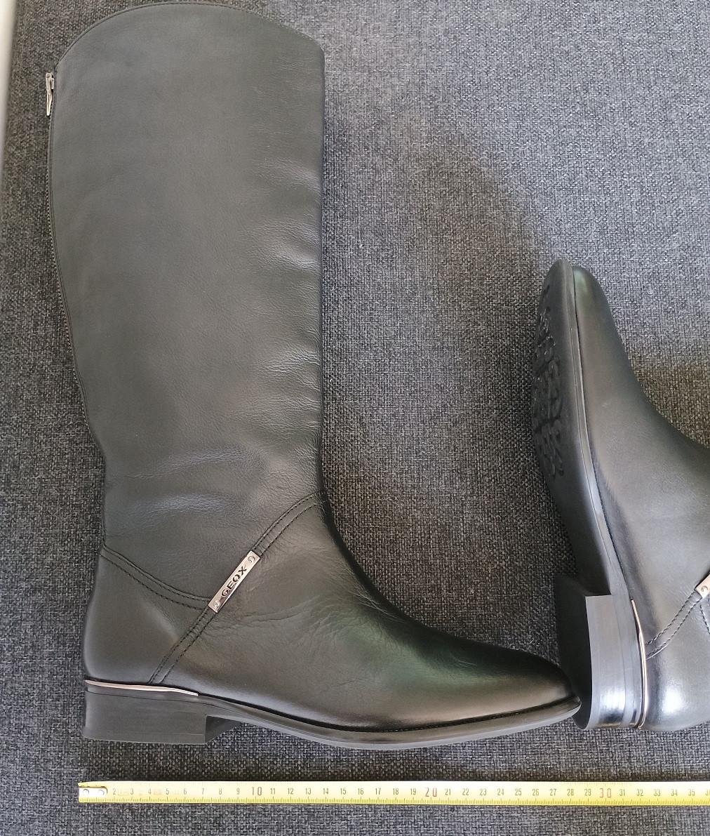 Ongedragen ZWARTE leren GEOX laarzen - maat 39