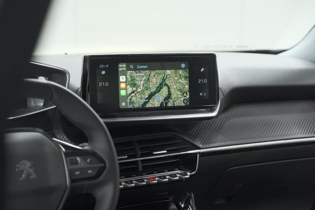 Peugeot 2008 puretech 102 allure pack | camera | apple carplay | parkeersen