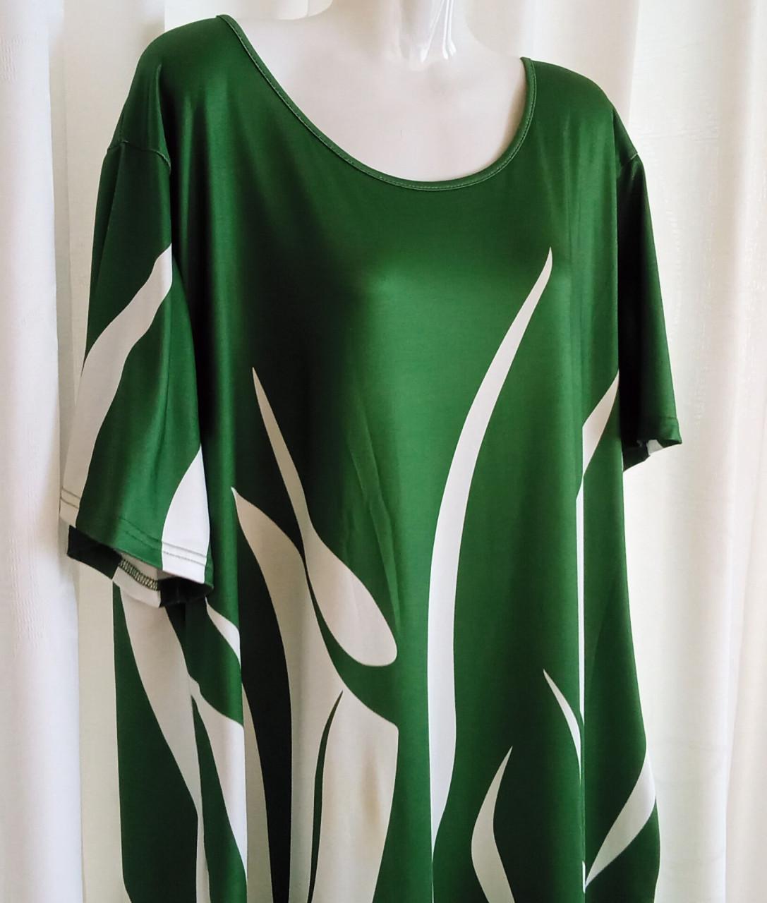 Aparte groen/witte lange jurk
