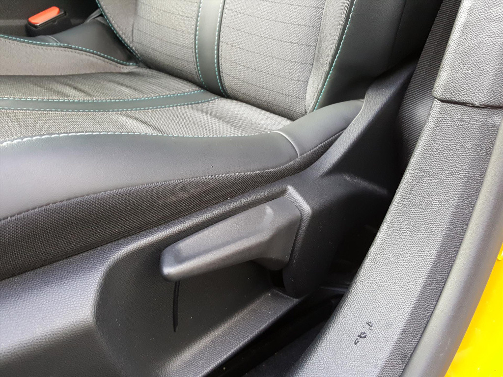 Peugeot 208 allure pack ev 50kwh 136pk 3-fase | navigatie | adaptieve cruis