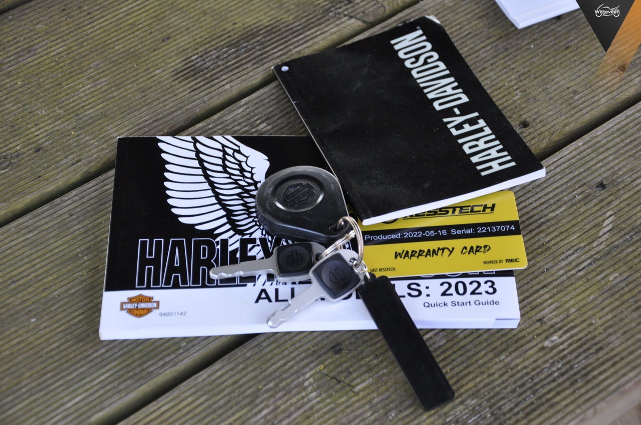 Harley Davidson 107 FLSB Sport Glide Kesstech uitlaat (regelbaar)