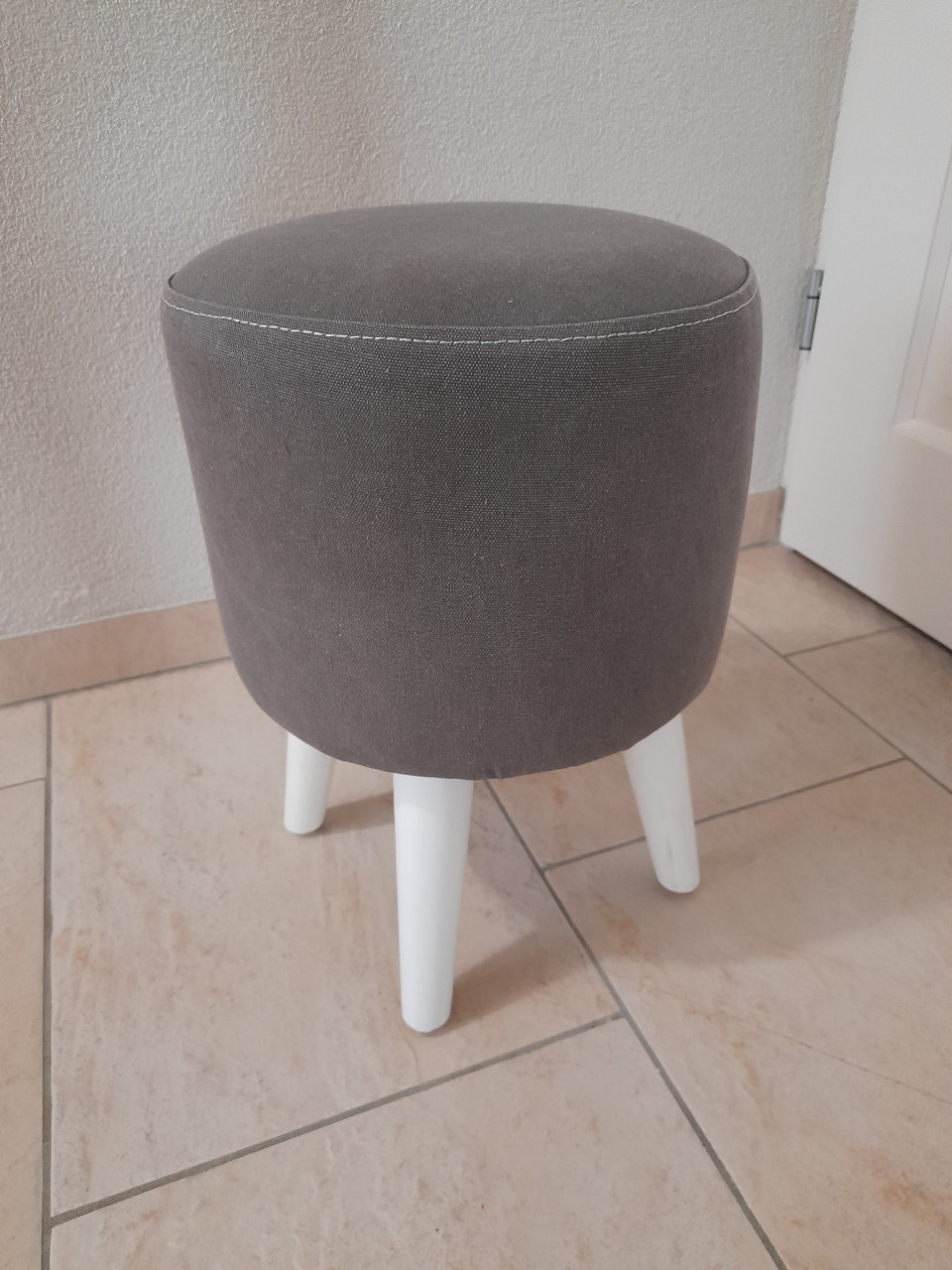 Leuke kruk / poef ( in goede nette staat) 30 x 42H