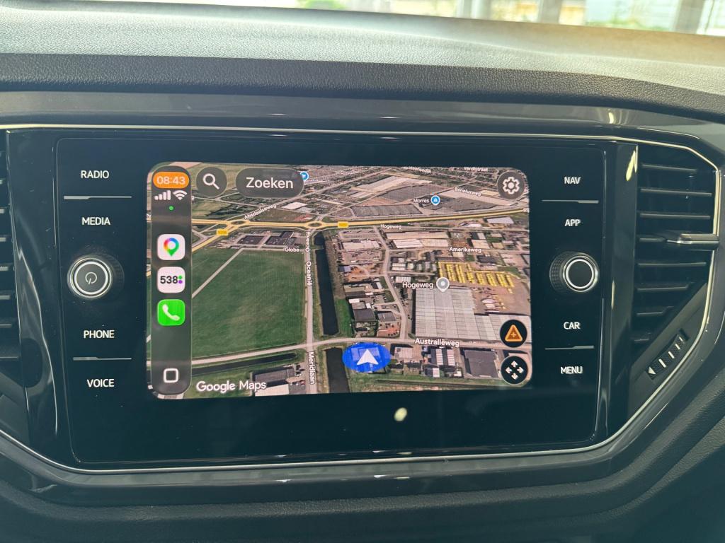 Volkswagen T-roc 1.5 tsi sport automaat ,trekhaak , apple-carplay ,